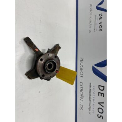 Peugeot 208 1.5 BlueHDi 100 Knuckle, front right 2020 9826877980