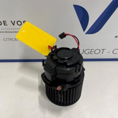 Peugeot 408 1.6 16V HYbrid 225 Heating and ventilation fan motor 2023 9837609380