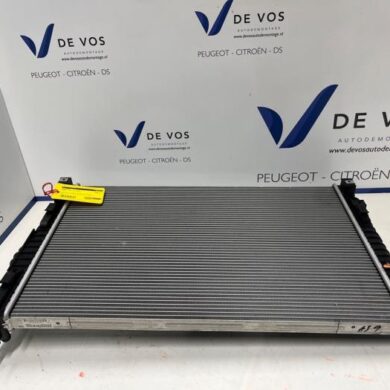Peugeot 408 1.6 16V HYbrid 225 Kühler 5G06 2023 9678711180