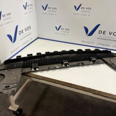 Peugeot 308 1.2 12V PureTech 130 Beschermplaat bodem 2021 9835411980