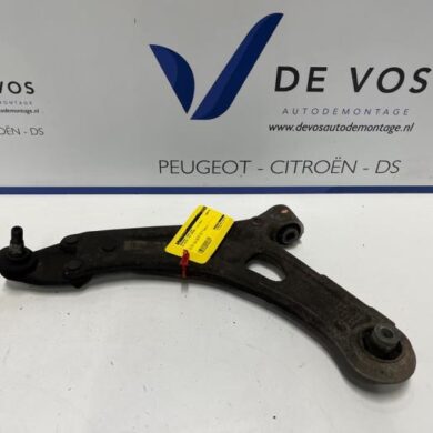 DS Automobiles DS7 Crossback 1.6 16V PureTech 225 Front wishbone, left 2018 9815014680