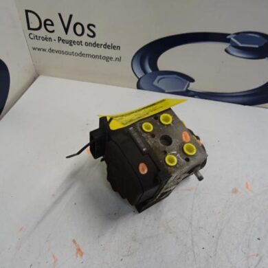 Peugeot 607 2.2 16V ABS pump 3FZ 2004 4541W7-4541W8