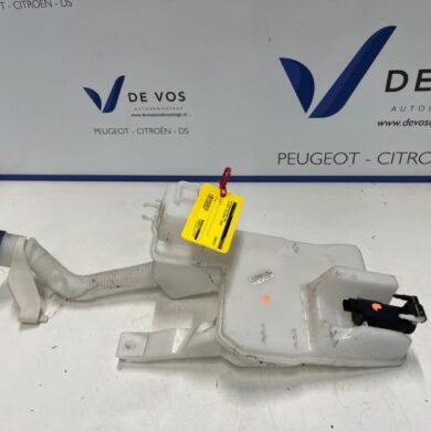 DS Automobiles DS3 Crossback 1.2 12V PureTech 130 Front windscreen washer reservoir 2020 9828382980