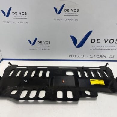 Citroen C3 Aircross 1.2 e-THP PureTech 110 Schutzblech Boden 2024 7013CN