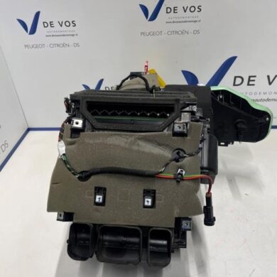 Peugeot 308 1.2 PureTech Hybrid 136 Heater housing 2022 9837588380