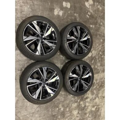 Peugeot 308 1.2 PureTech Hybrid 136 Velgen set + banden 2023 98350582EH