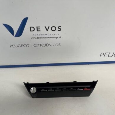 Peugeot 308 1.2 PureTech Hybrid 136 Kachel Bedieningspaneel 2022 98350200ZD