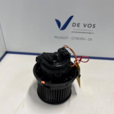 Peugeot 108 1.0 12V VVT-i Kachel Ventilatiemotor 2018 B000493380
