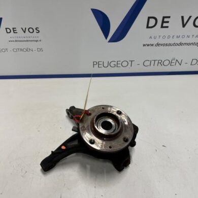 Opel Mokka 1.2 Turbo 12V Fusee rechts-voor 2022 9826532380