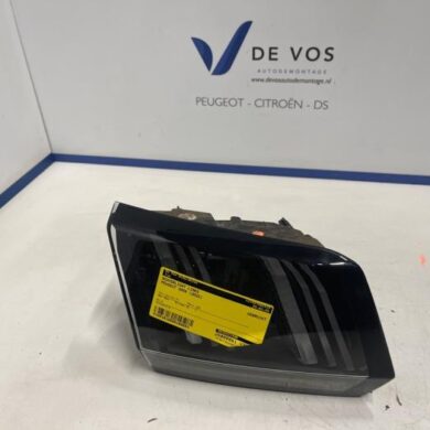 Peugeot 3008 1.2 12V PureTech Hybrid 48V Achterlicht links 2022 9836231480