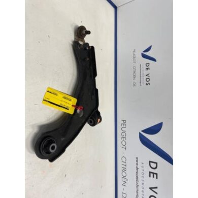 Peugeot 3008 1.2 12V PureTech Hybrid 48V Front wishbone, left 2022 9820081380