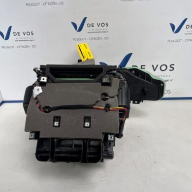 Peugeot 308 1.2 PureTech Hybrid 136 Heater housing 2023 9837588380