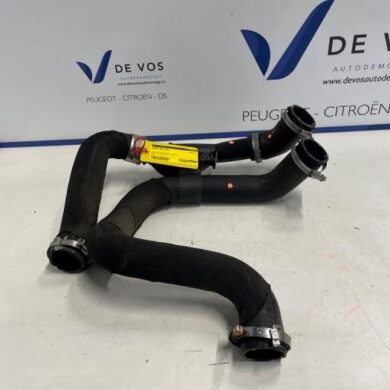 Peugeot 3008 1.2 12V PureTech Hybrid 48V Intercooler hose HN09 2022 9839329680