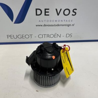 Opel Mokka 1.2 Turbo 12V Heating and ventilation fan motor 2022 9833380480
