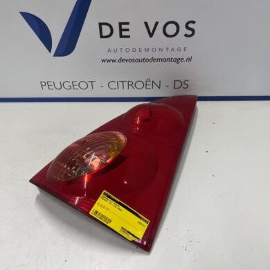 Peugeot 107 1.0 12V Achterlicht rechts 2009 6351X6