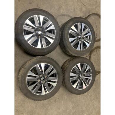 Peugeot 2008 1.2 12V e-THP PureTech 130 Set of wheels + tyres 2018 98138366XS