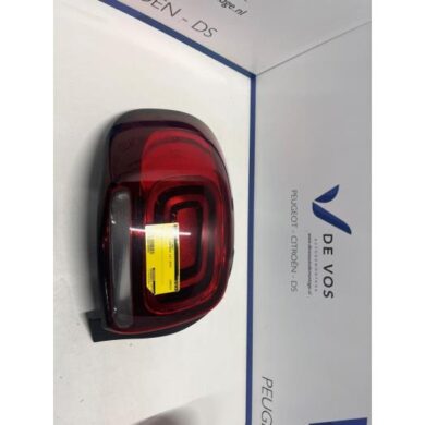Citroen C3 Aircross 1.2 e-THP PureTech 110 Taillight, left 2019 YQ00042480