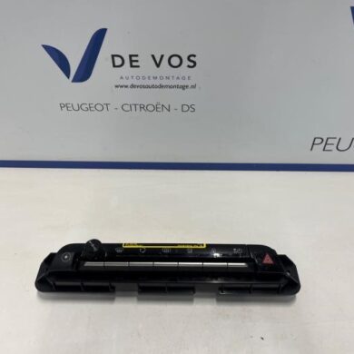 Citroen C5 Aircross 1.6 Hybrid 225 16V Radiobedienings paneel 2021 98197167XU