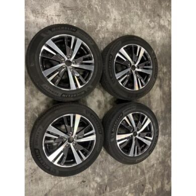 Peugeot 3008 1.2 12V PureTech Hybrid 48V Set of wheels + tyres 2022 98096873XS