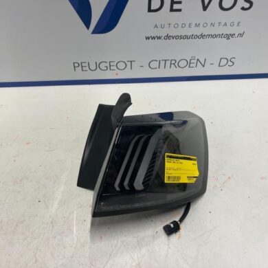 Peugeot 3008 2.0 GT BlueHDi 180 16V Taillight, right 2022 9836231180