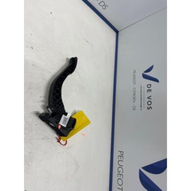 Peugeot 408 1.2 Hybrid 136 Accelerator pedal 2022 9845116580