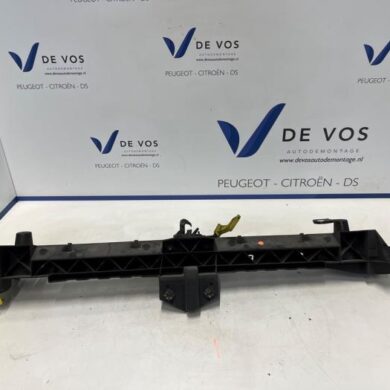 Peugeot Partner 1.6 VTI 16V Lock plate 2012 7416J3