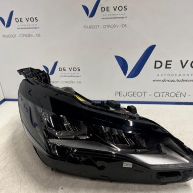Peugeot 5008 1.2 12V Hybrid Headlight, right 2022 1675889480