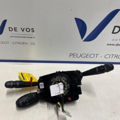 Peugeot 2008 1.2 Vti 12V PureTech 82 Steering column stalk 2015 98081767ZD