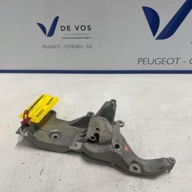 Peugeot Expert  Dynamosteun onder AHX-AH01 2022 9811844080