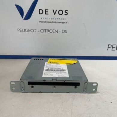 Peugeot 308 1.2 12V e-THP PureTech 130 CD player 2019 1629118180-9824971580