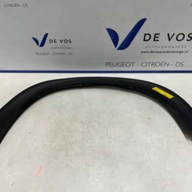 Citroen C3 Aircross 1.2 e-THP PureTech 110 Wheel arch strip 2022 YQ000654XT