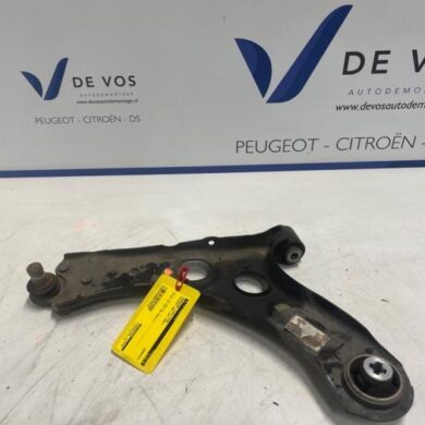 Peugeot 208 1.2 Vti 12V PureTech 100 Querlenker links vorne 2021 9831626480