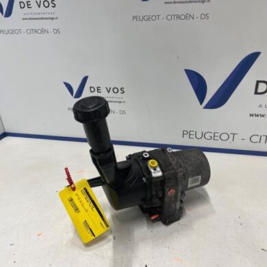 Peugeot Partner 1.6 VTI 16V Power steering pump 5FK-5F01 2012 1609864080