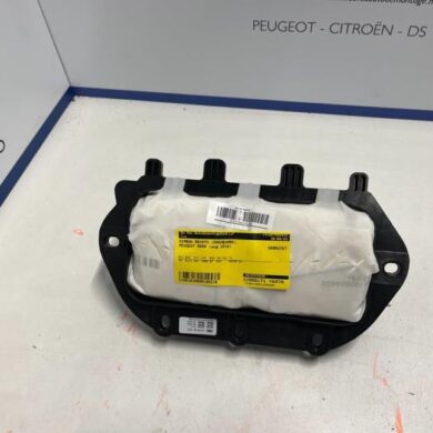 Peugeot 5008 1.5 BlueHDi 130 Right airbag (dashboard) 2018 9810439880
