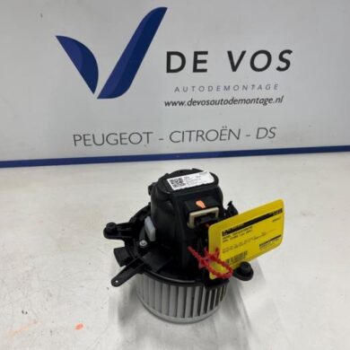 Opel Vivaro 2.0 Diesel 145 Kachel Ventilatiemotor 2024 9849717380