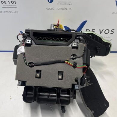 DS Automobiles DS4 1.2 12V Hybrid 136 Heater housing 2024 9837588380