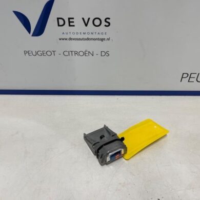 Peugeot 5008 1.2 12V Hybrid Kamera Vorderseite 2022 9842997780-1681925980-1688991580