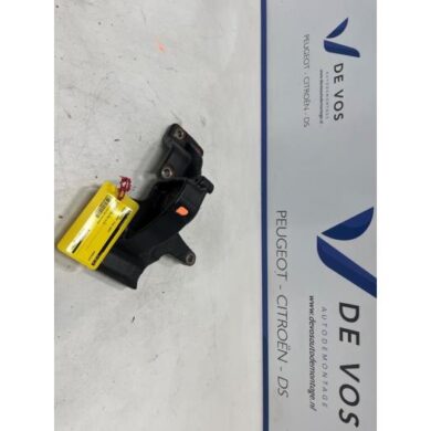 Peugeot 3008 1.2 12V Hybrid 136 Motorsteun HN09 2024 9835996680