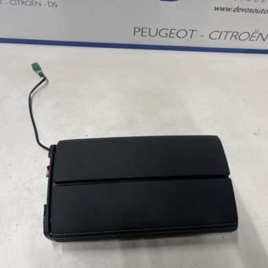 Peugeot 3008 1.2 12V Hybrid 136 Armlehne 2024 98472205ZD