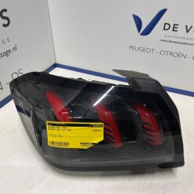 Peugeot 208 1.2 Vti 12V PureTech 100 Achterlicht links 2021 9823216880