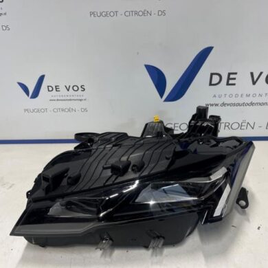 Peugeot 308 1.6 16V HYbrid 225 Headlight, left 2022 9839312180