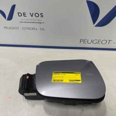 Peugeot 3008 1.2 12V Hybrid 136 Tank cap cover 2024 9840242580-9839936980