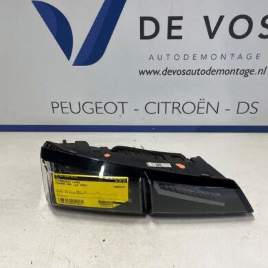 Peugeot 308 1.6 16V HYbrid 225 Rücklicht links 2022 9835300480