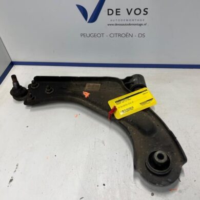 Peugeot 308 1.6 16V HYbrid 225 Front wishbone, left 2022 9846329780