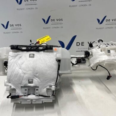 Peugeot 5008 1.2 12V Hybrid Kachelhuis 2022 9822121180