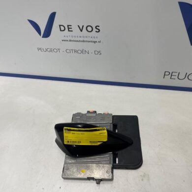 Peugeot 3008 1.2 12V Hybrid 136 Antenne 2024 1696436580-9861636480