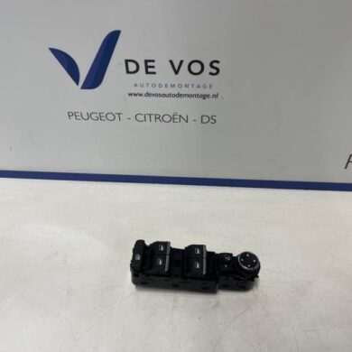 Peugeot 3008 1.2 12V Hybrid 136 Multi-functional window switch 2024 9834923580