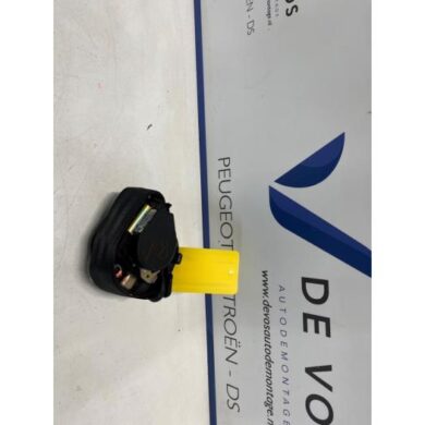 Peugeot 1007 1.4 Gordelspanner rechts 2006 8974V6