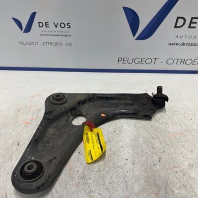 Citroen C3 Aircross 1.2 e-THP PureTech 110 Front wishbone, right 2022 9819418280