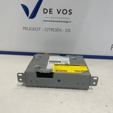 Peugeot 3008 1.2 12V e-THP PureTech 130 Radio 2020 1672018080-1684702980-9822939780